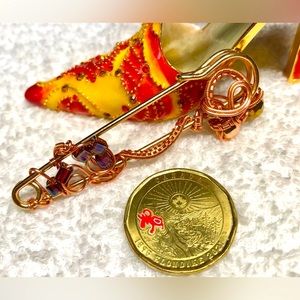 Gorgeous kilt pin brooch with beads and stone -artisan made